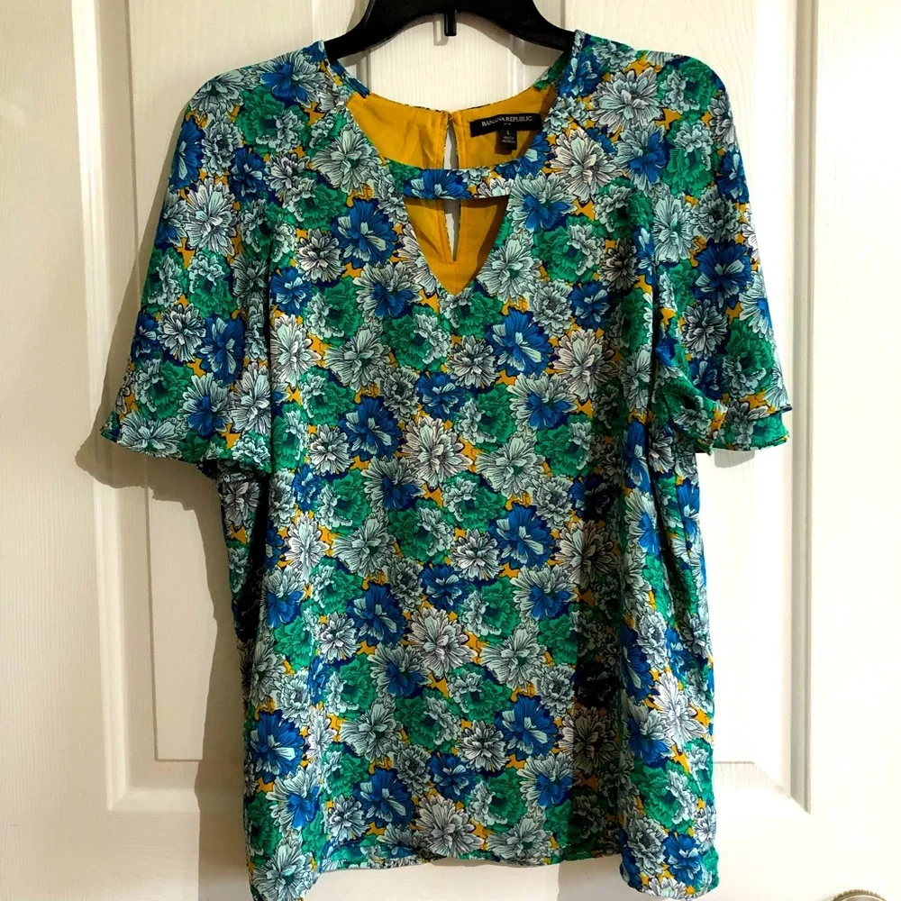 EUC Blouse by banana republic large floral gold blue white black short sleeve - Picture 1 of 11